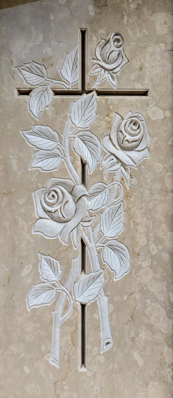 Rilievo Ramo di Rose3 Boccioli con croce STL Bassorilievo per pantografi CNC